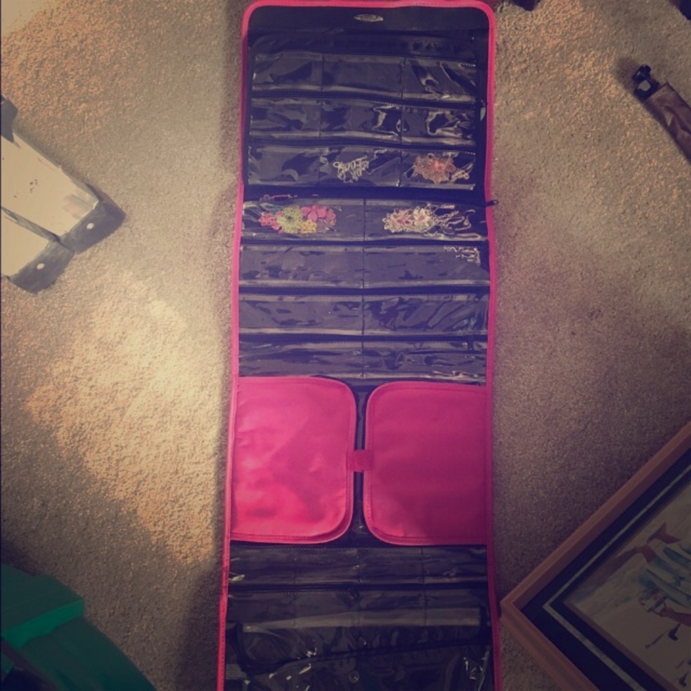 Travel jewelry organizer